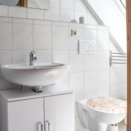 Ferienhaeuser Am Brocken, 80 Qm 3 Schlafzimmer * السنبرغ